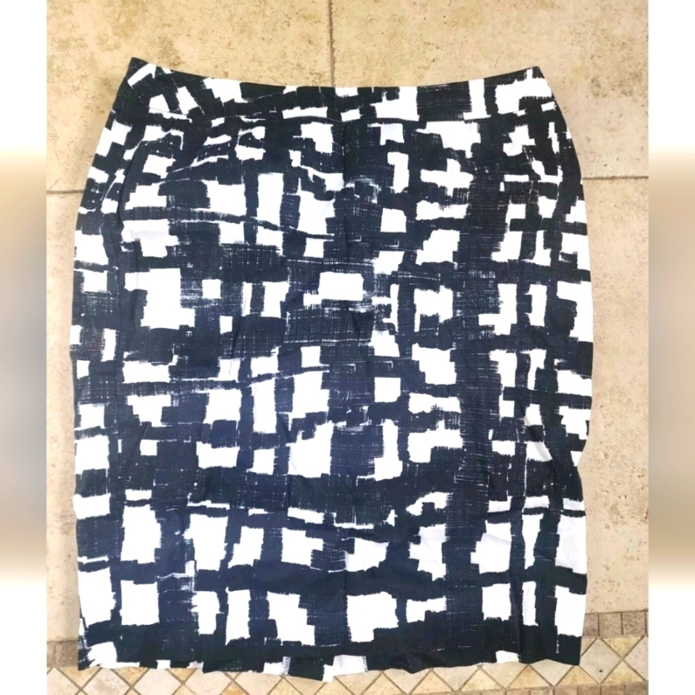Sandro Black and White Abstract Print Skirt